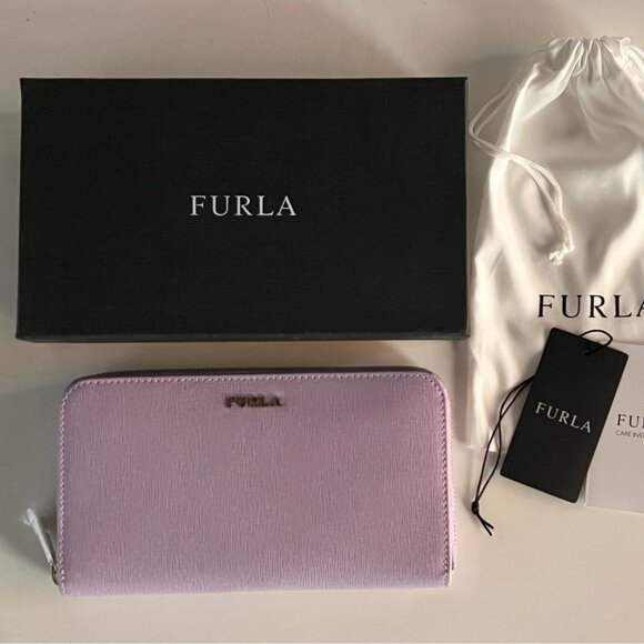 Furla extra large zip around leather wallet. Brand new with tags in box - Picture 1 of 5